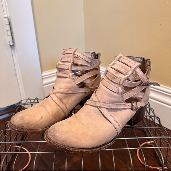 Freebird Western Bootie - Picture 2 of 6